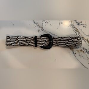 White House Black Market Black and White Chevron Belt
